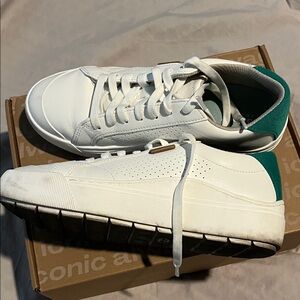 Dr. Scholl's White and Green Sneakers